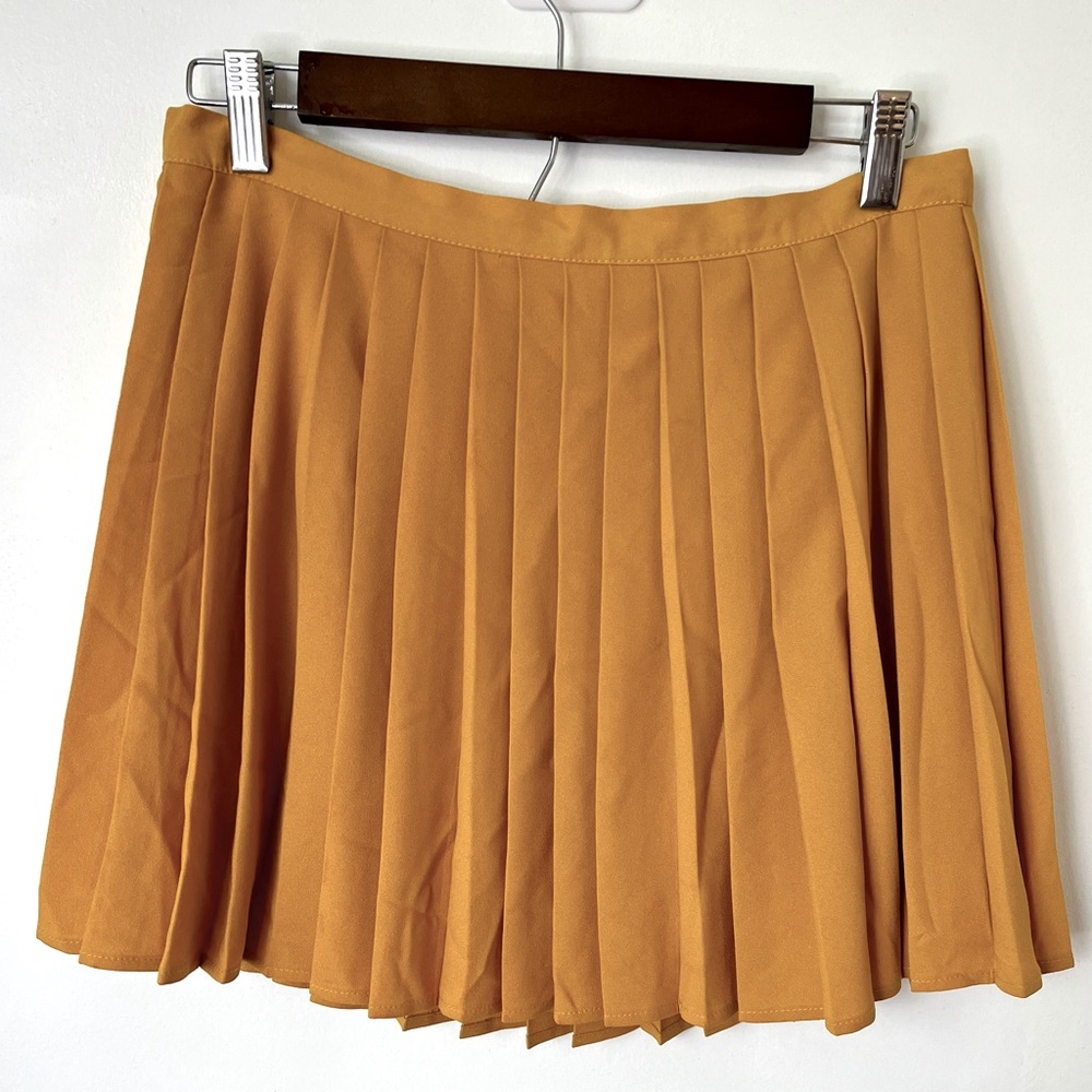 Forever 21 Pleated Mini/Tennis Skirt Mustard Yellow/Golden Yellow Size Large